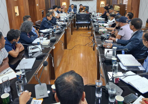 काठमाडौँ उपत्यकाका अस्तव्यस्त तार साउन दोस्रो साताभित्र व्यवस्थापन गरिसक्न निर्देशन