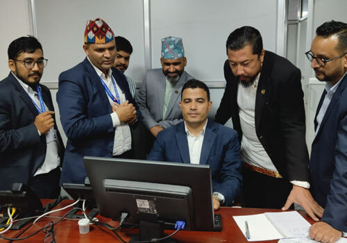 गुनासो व्यवस्थापनलाई थप प्रभावकारी बनाउन उर्जा र पर्यटन मन्त्रीद्वारा ‘हेलो सरकार’को अवलोकन