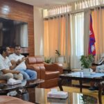 चलचित्र क्षेत्रलाई उद्योगका रूपमा मान्यता दिन सञ्चारमन्त्रीको पहल, सिनेकर्मीसँग विस्तृत छलफल