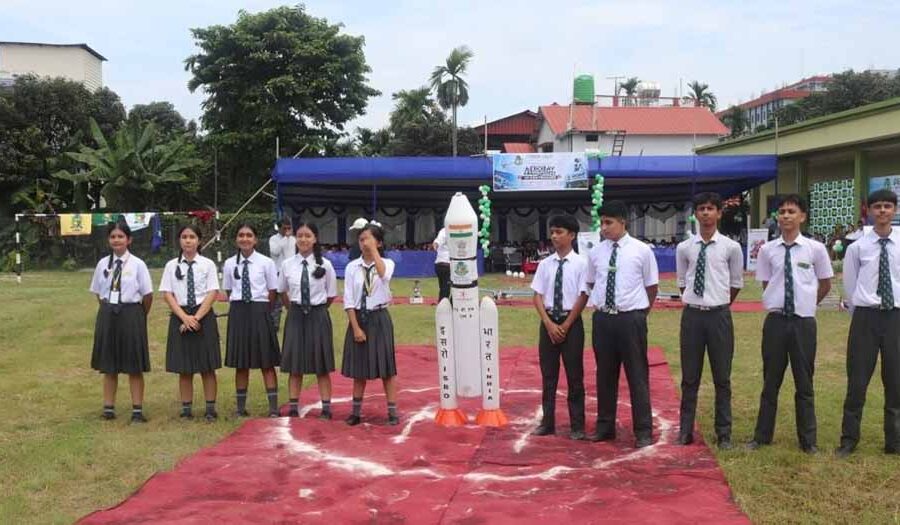 जब बिर्तामोडको आकाशमा उडे चन्द्रयान र रकेट
