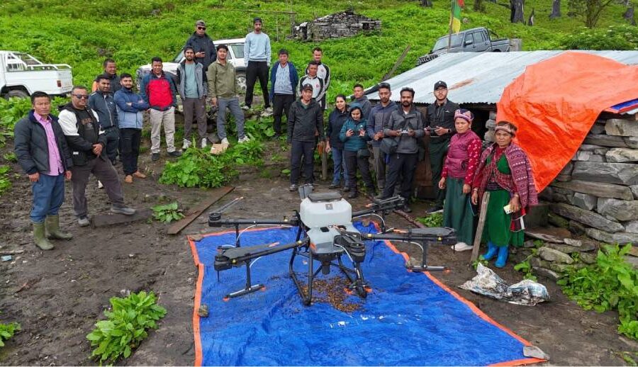 गत्लाङमा ड्रोनबाट जुनिपरको बीउ छर्ने नेपालकै पहिलो परीक्षण