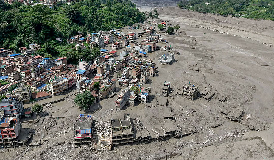 बाढी प्रभावित क्षेत्रमा पाँच सयओटा सोलार पावर बैंक पठाउँदै ऊर्जा मन्त्रालय