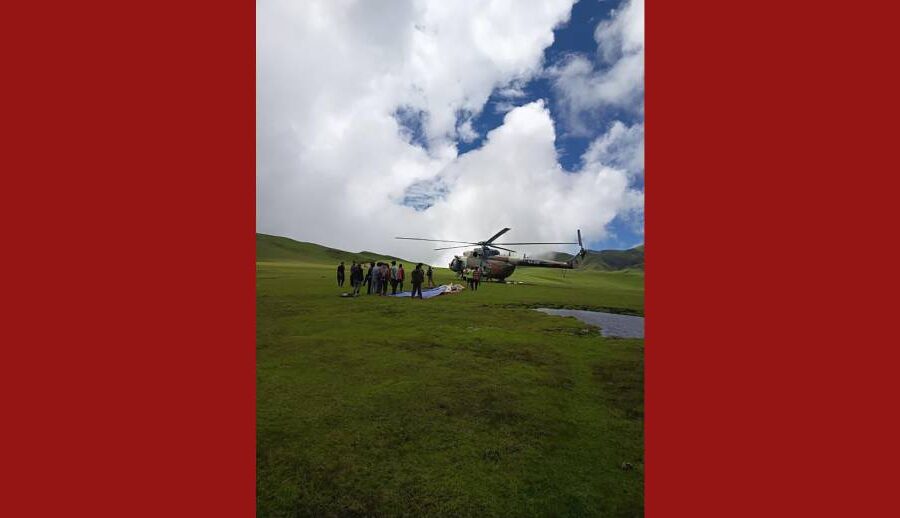 बडीमालिकामा टेलिफोन र इन्टरनेट विस्तारका लागि हेलिकप्टरमार्फत् पुर्याइयो नेपाल टेलिकमको सञ्चार उपकरण