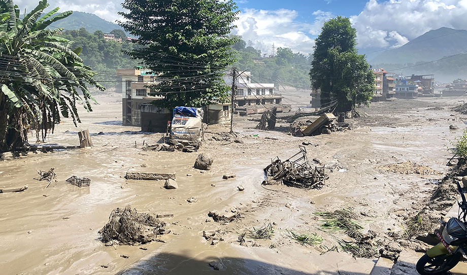 आकस्मिक बाढीका कारण प्रभावित क्षेत्रमा ८० भन्दा धेरै मोबाइल टावर डाउन, प्राविधिक टोली खटाउँदै टेलिकम कम्पनीहरु