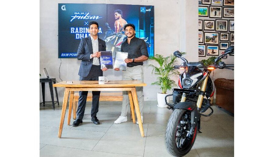 बजाज पल्सर एनएस सिरिजको ब्रान्ड एम्बेसडरमा रविन्द्र ढाँट