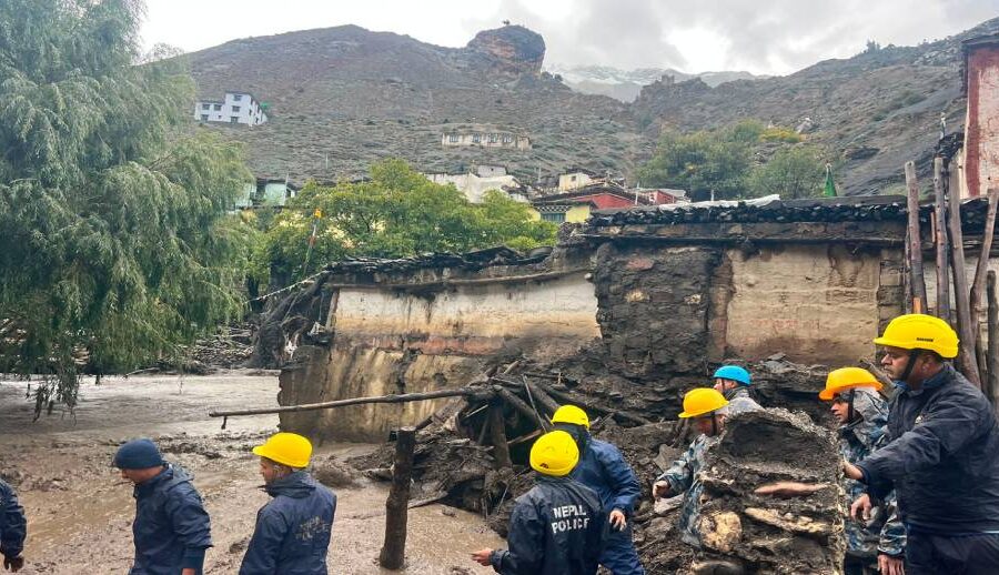 मुस्ताङमा ३६ घण्टादेखि विद्युत् र इन्टरनेट सेवा अवरुद्ध