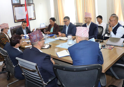 पहिरोबाट अवरुद्ध नेपाल टेलिकमको सेवा शीघ्र सञ्चालनमा ल्याउन सञ्चारमन्त्री डा तिमिल्सिनाको निर्देशन