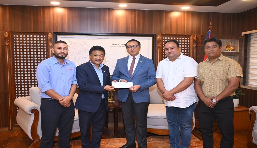 यामाहा डिलरहरुद्वारा बाढी प्रभावित परिवारहरूको लागि १५ लाख रुपैयाँ सहयोग