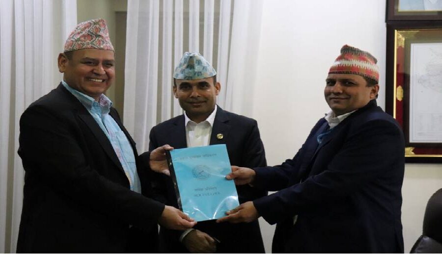 गत आवमा दूरसञ्चार सेवा प्रदायकबाट सरकारले उठायो ४ अर्ब हाराहारी फ्रिक्वेन्सी दस्तुर र ३ अर्ब साढे १७ करोड रोयल्टी