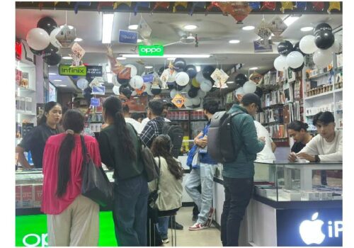 स्मार्टफोनको मूल्य २० देखि २५ प्रतिशतसम्म बढ्यो: चाडपर्वमा सोचेजस्तो अफर पनि छैन, व्यापार पनि छैन